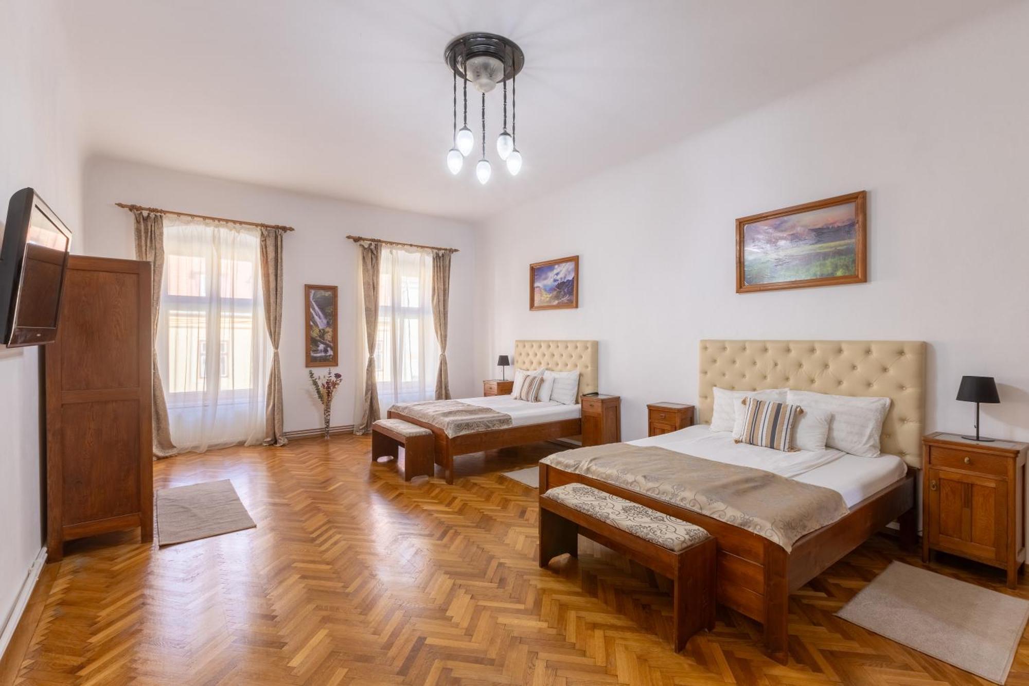 Central Studios Sibiu Esterno foto